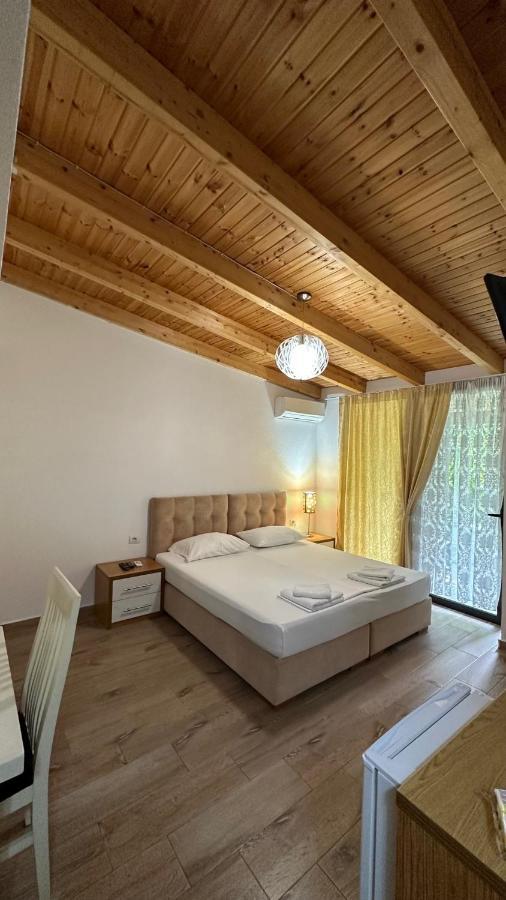 Laura Room'S Sarande Exterior photo