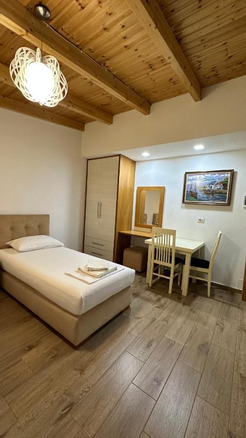 Laura Room'S Sarande Exterior photo